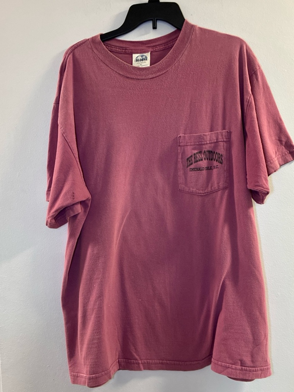 Global Men’s Pocket Distressed 100% Cotton T-Shirt in Dusty Rose